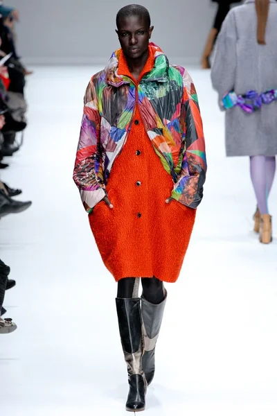 Look 32